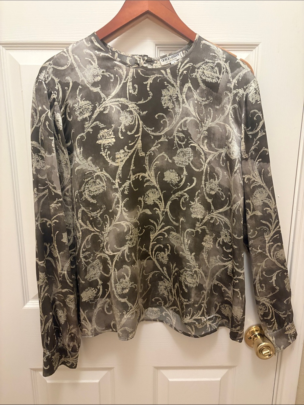 Giorgio Armani Long-Sleeve Floral-Pattern Shirt in Gray and Cream 100% Silk